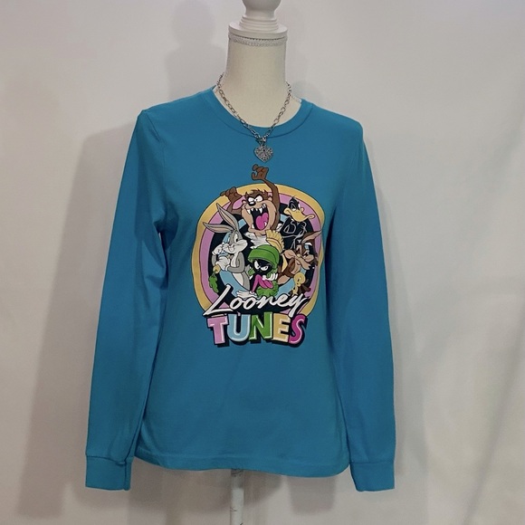 Tops/T-Shirts/Tanks👚 - 2 for $20 or 3 for $30 (Mix & Match) - Picture 2 of 5